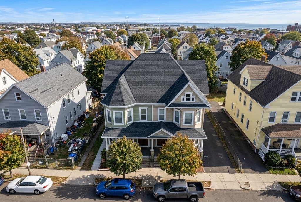 New architectural shingle roof on a Bridgeport, Connecticut residential home
