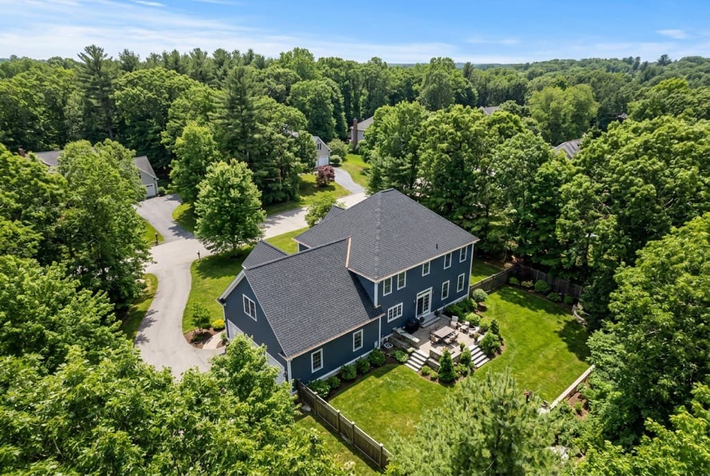 New architectural shingle roof on a Cumberland, Rhode Island residential home