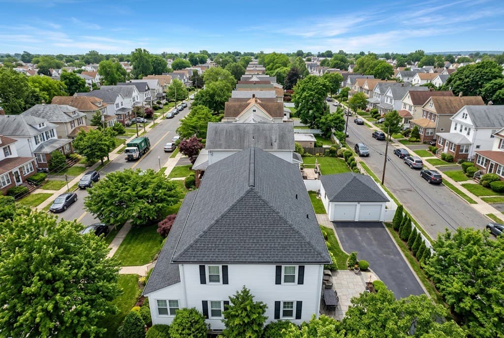 New architectural shingle roof on an Elizabeth, New Jersey residential home