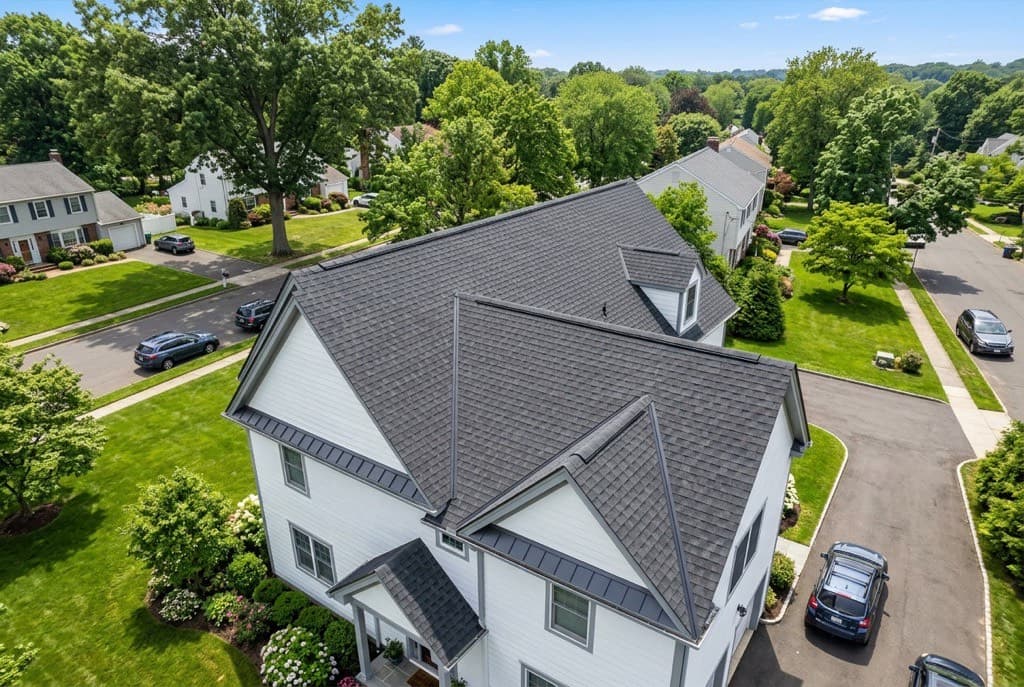 New architectural shingle roof on a Stamford, Connecticut residential home