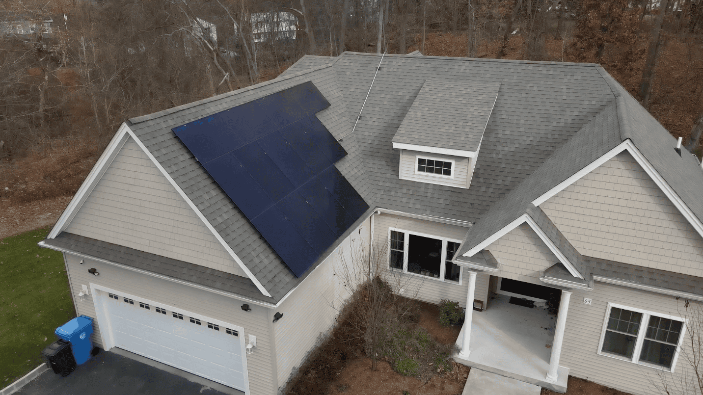 shingled-roof-with-solar-panels-in-New-England